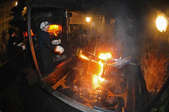 Scythe production at Artinsk mechanical plant