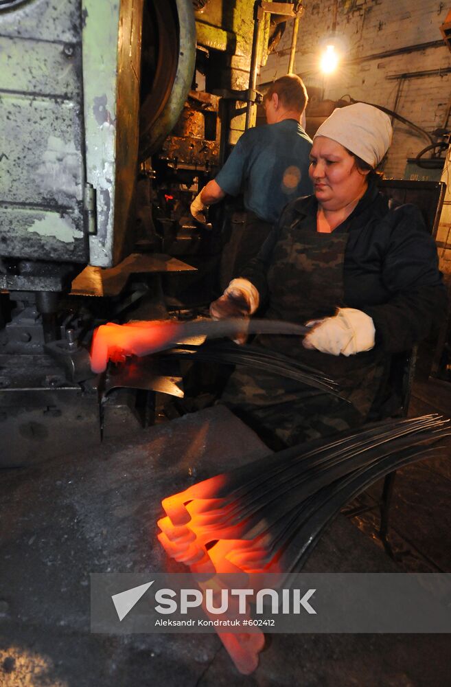 Scythe production at Artinsk mechanical plant