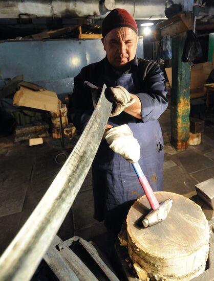 Scythe production at Artinsk mechanical plant