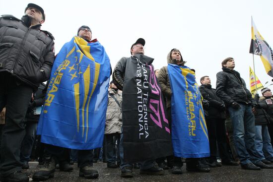 Moscow motorists stage protest rally
