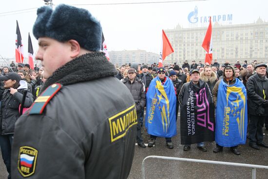 Moscow motorists stage protest rally