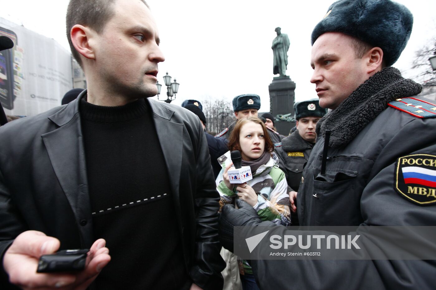 Police detain unauthorized rally protesters in Moscow