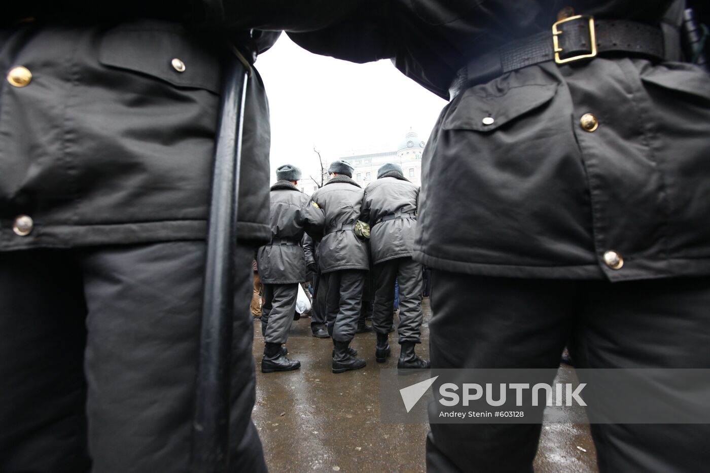 Police secure rally on Moscow's Pushkinskaya Square