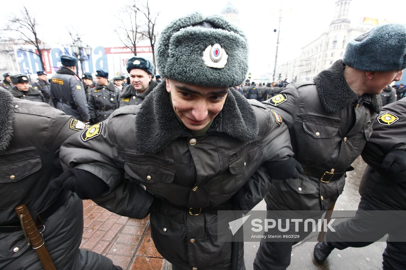 Police secure rally on Moscow's Pushkinskaya Square