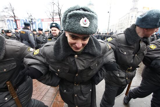 Police secure rally on Moscow's Pushkinskaya Square