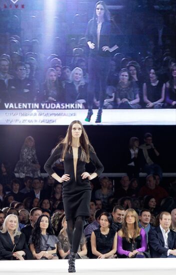 Viktor Yudashkin showcases new Fall/Winter 2010-2011 collection