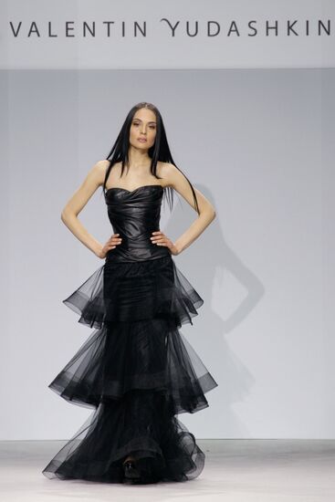 Viktor Yudashkin showcases new Fall/Winter 2010-2011 collection