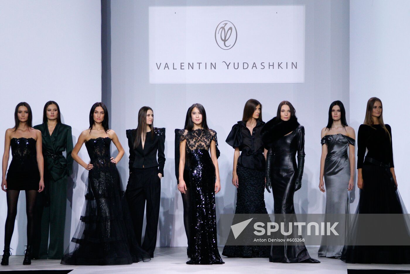 Viktor Yudashkin showcases new 2010-2011 Fall/Winter collection