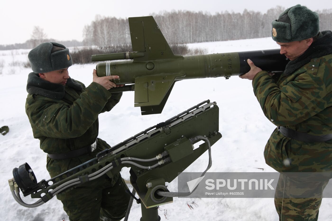 Division tactical maneuvers of anti-aircraft defense