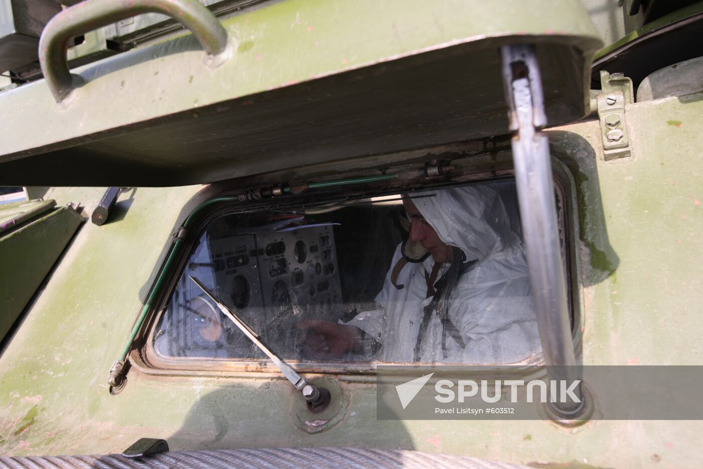 Division tactical maneuvers of anti-aircraft defense