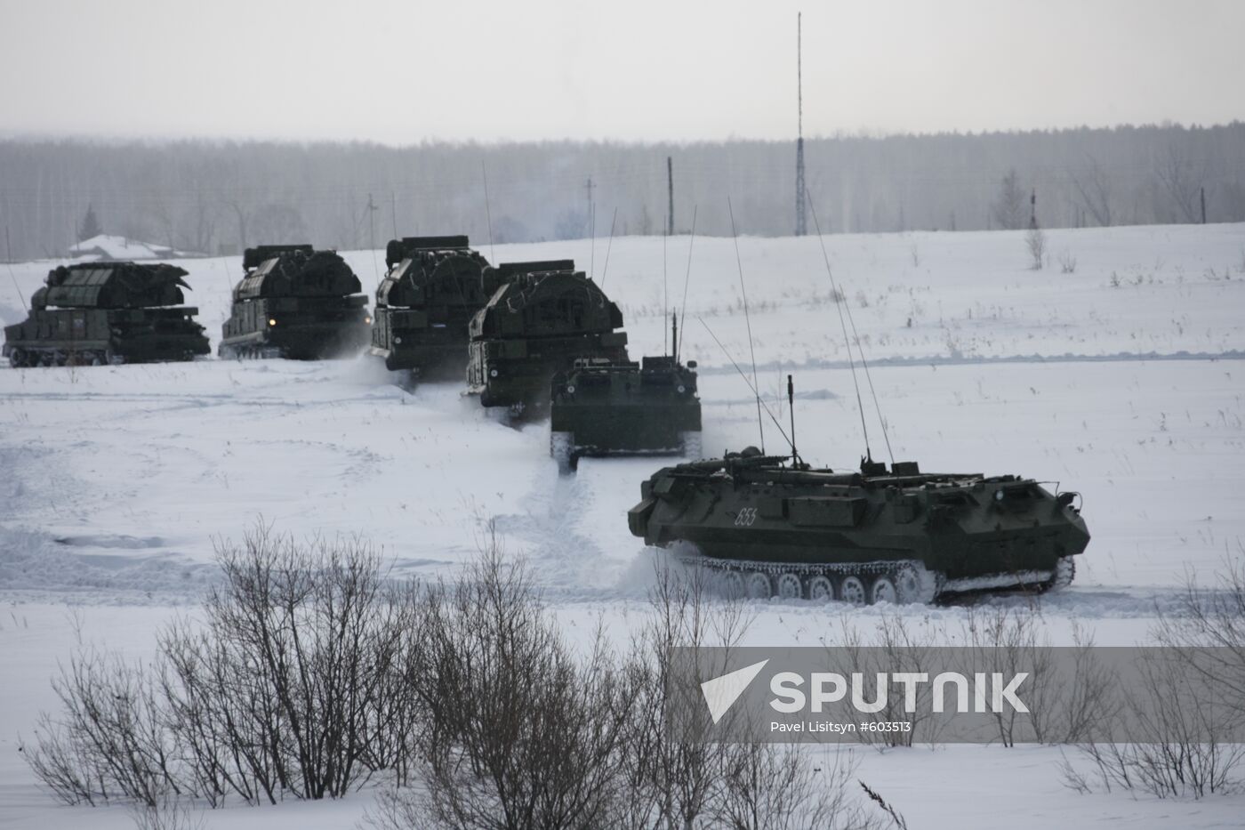 Division tactical maneuvers of anti-aircraft defense