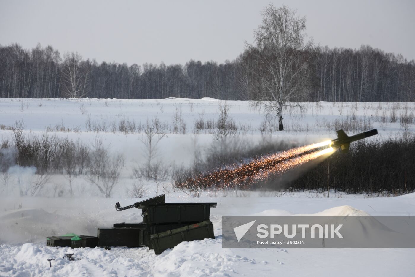 Division tactical maneuvers of anti-aircraft defense