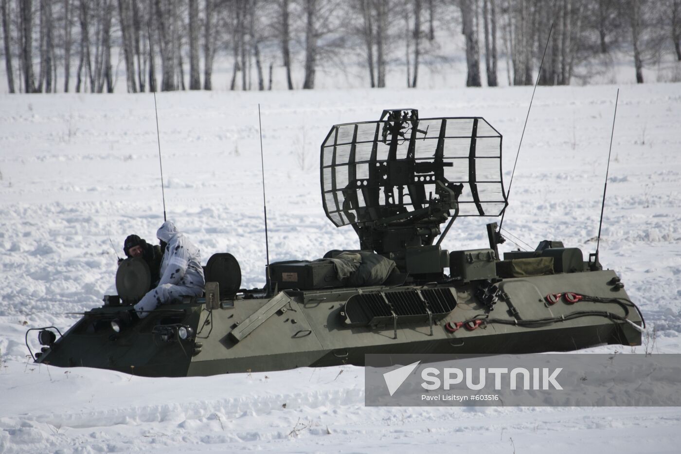 Division tactical maneuvers of anti-aircraft defense