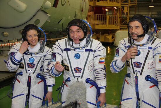 Soyuz TMA 18 crews arrive at Baikonur cosmodrome