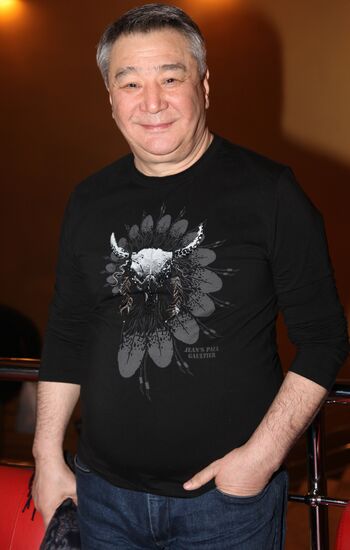 Alimzhan Tokhtakhunov