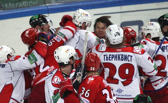 Ice hockey. Kontinental Hockey League. Playoff. Spartak vs. Lokomotiv