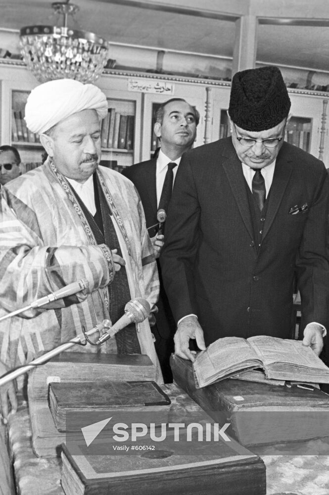 Pakistani President Mohammad Ayub Khan and Mufti Babakhanov