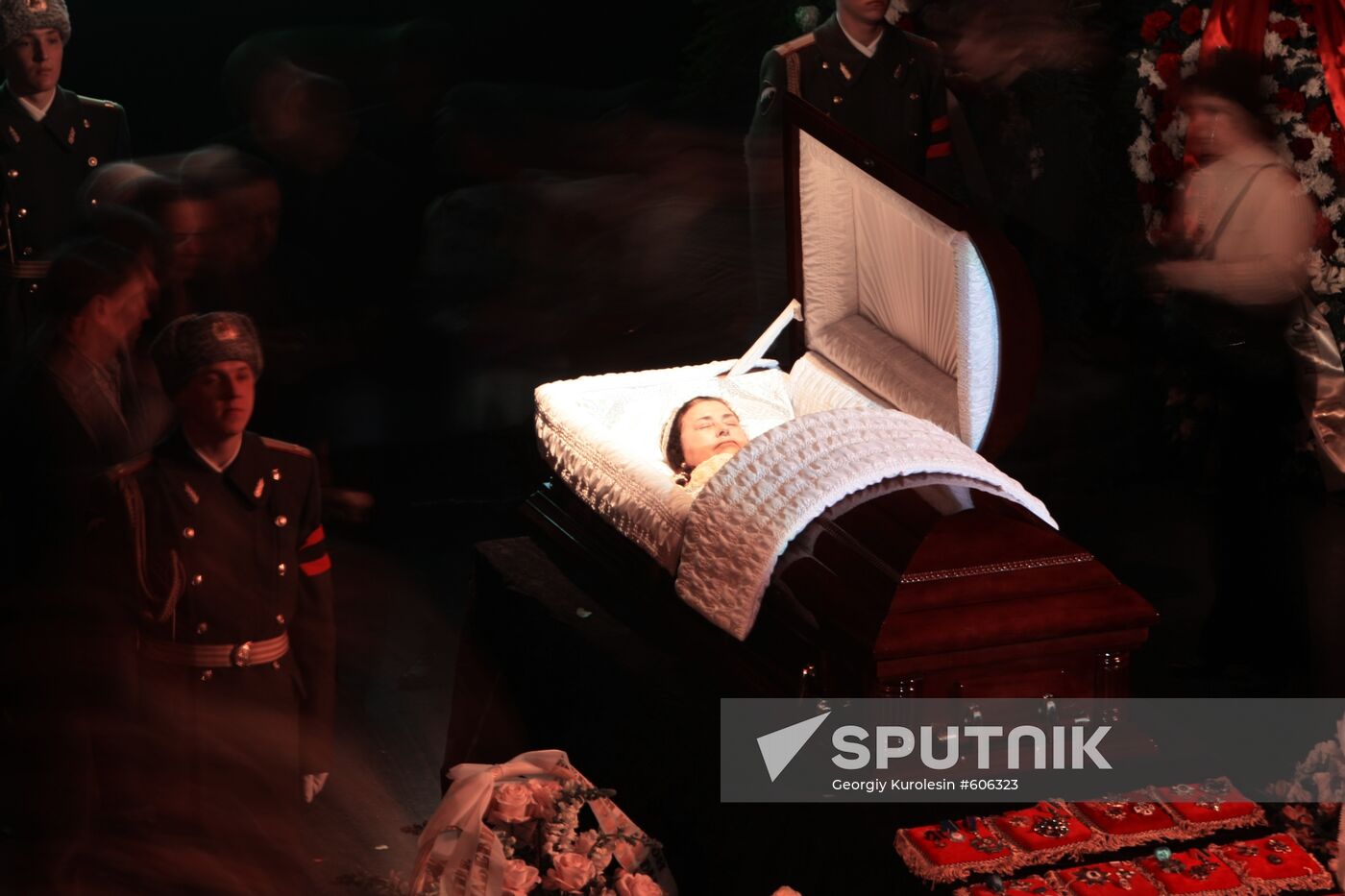 Paying last respects to Valentina Tolkunova