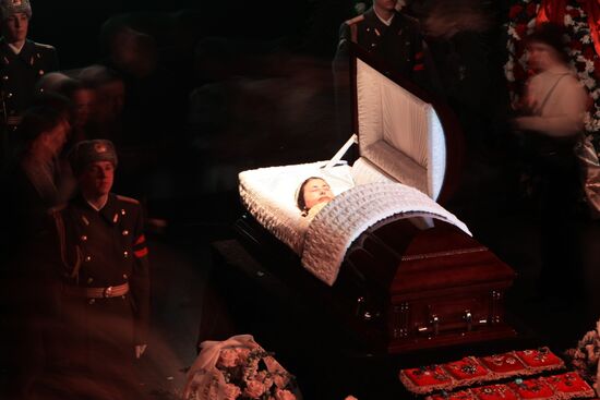 Paying last respects to Valentina Tolkunova