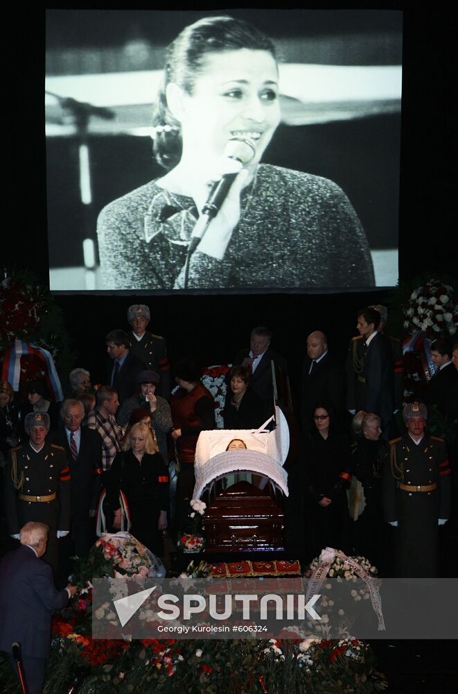Paying last respects to Valentina Tolkunova