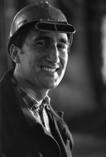 Worker of Azerbaijan tube-rolling plant named after V. Lenin