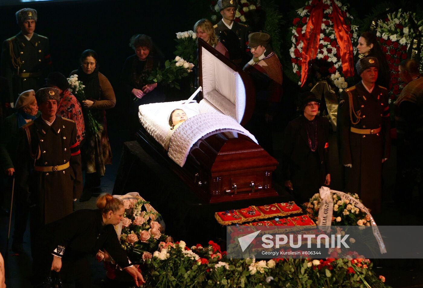 Paying last respects to Valentina Tolkunova
