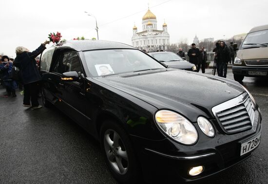 Paying last respects to Valentina Tolkunova