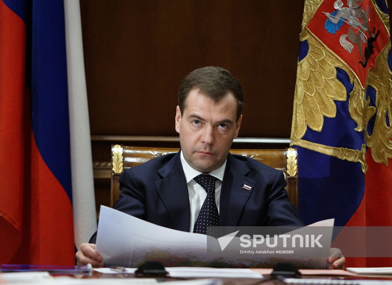 Dmitry Medvedev chairs meeting on time zones
