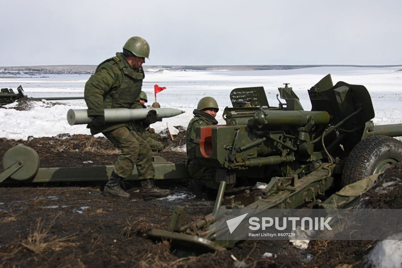 Artillery training at Chebarkul firing range
