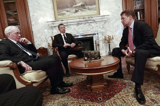 Alexey Miller and Nikolai Azarov meet at Gazprom