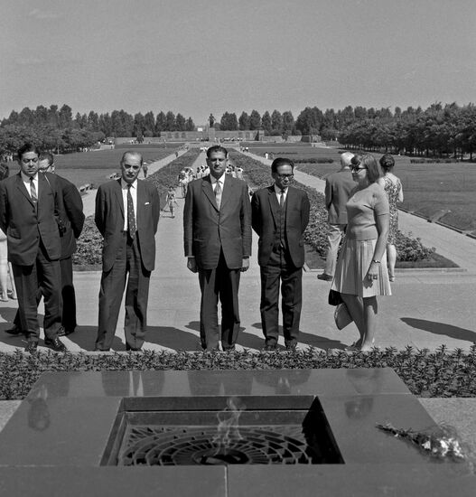 Felegation from Pakistan in Leningrad