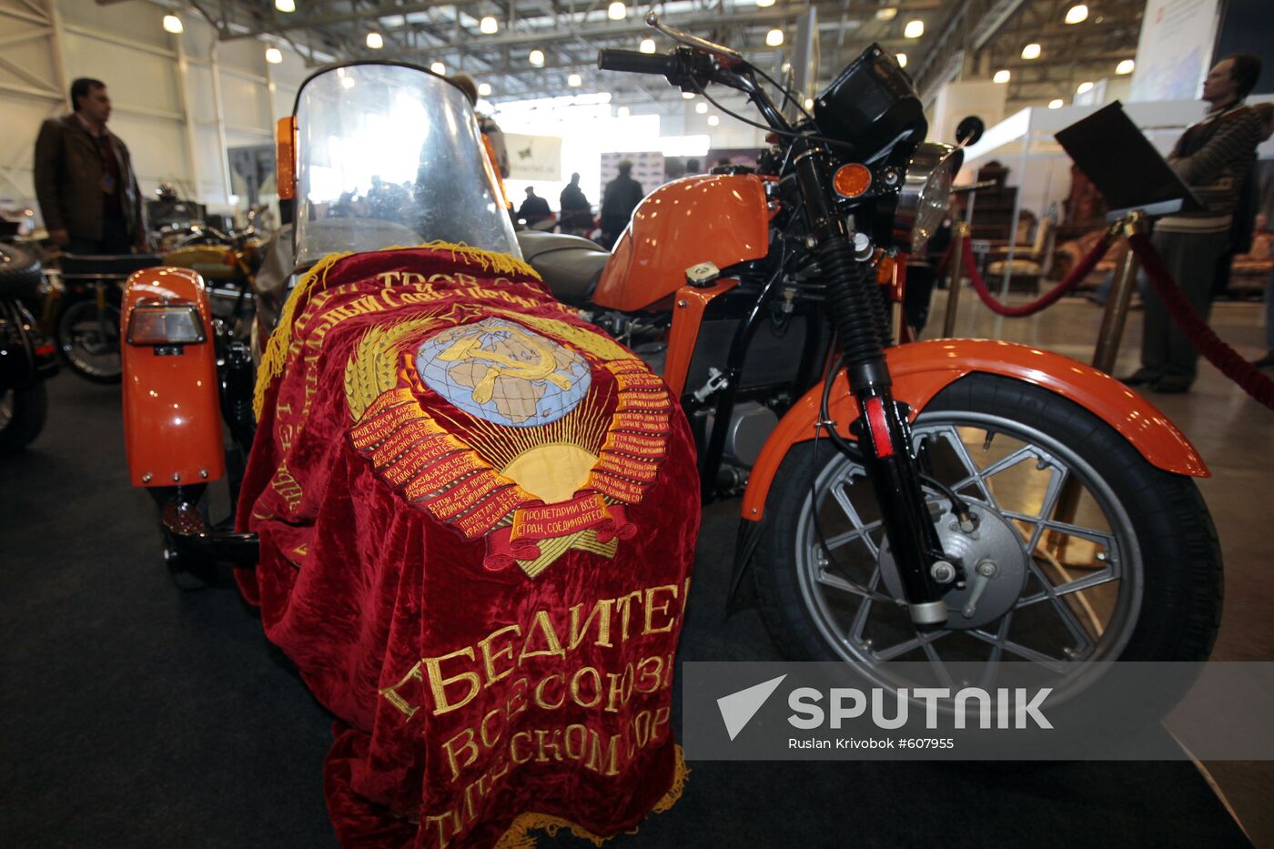 Oldtimer Gallery opens at Crocus Expo