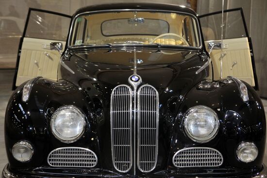 Oldtimer Gallery opens at Crocus Expo