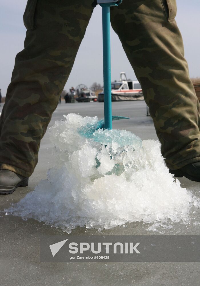 EMERCOM employees prepare to explode ice