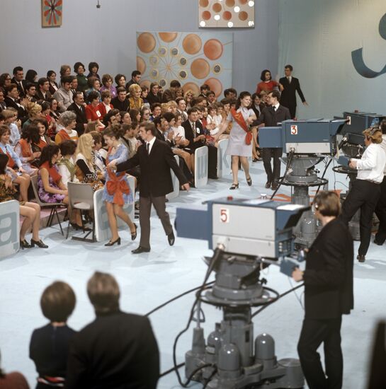 TV show "A Nu-ka Devushki" (Let's Go, Girls) filming