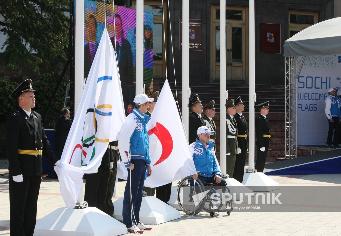 Meeting Olympic and Paralympic flags in Sochi