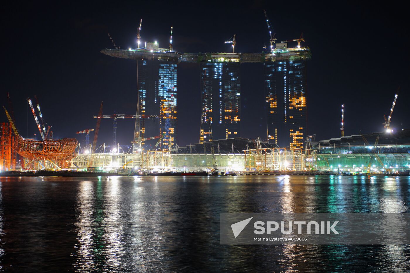 Construction of resort and casino in Marina Bay