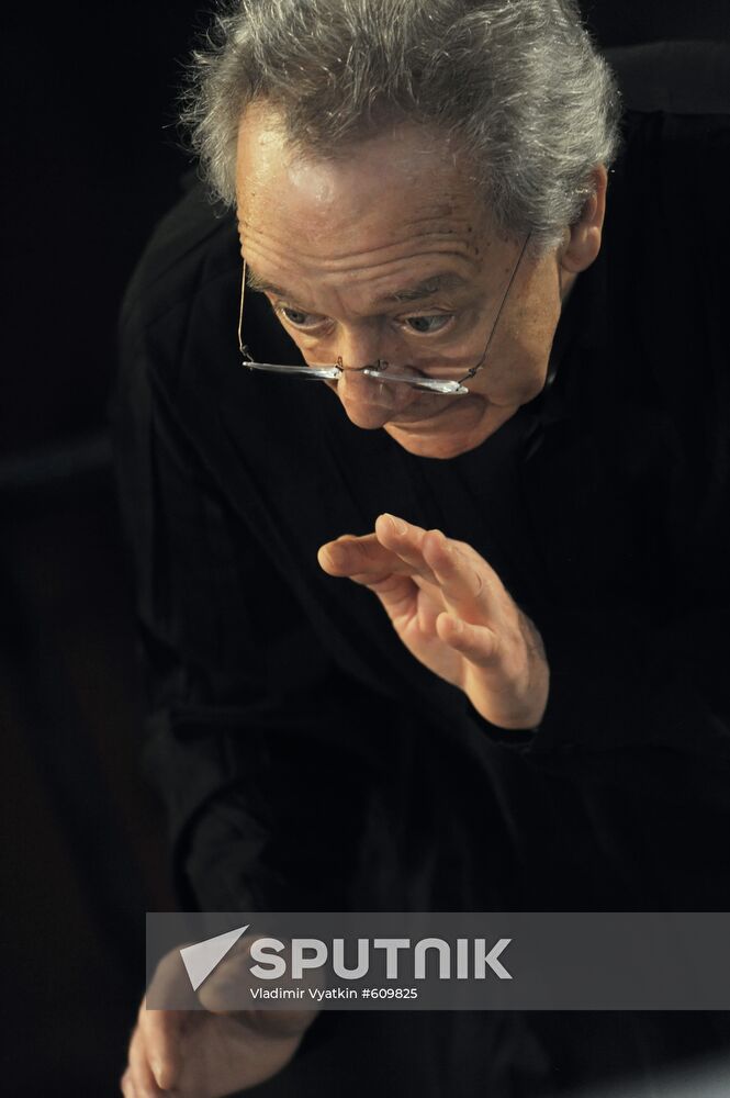 Yury Temirkanov