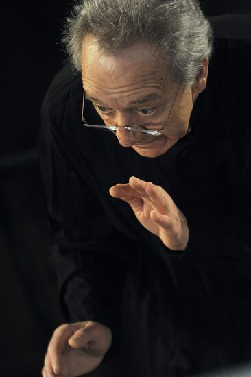 Yury Temirkanov