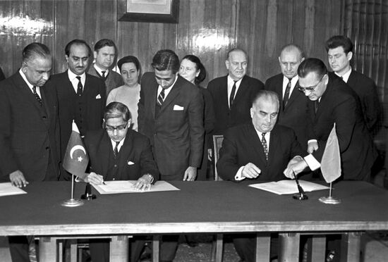Signing of trade protocol between Pakistan and USSR