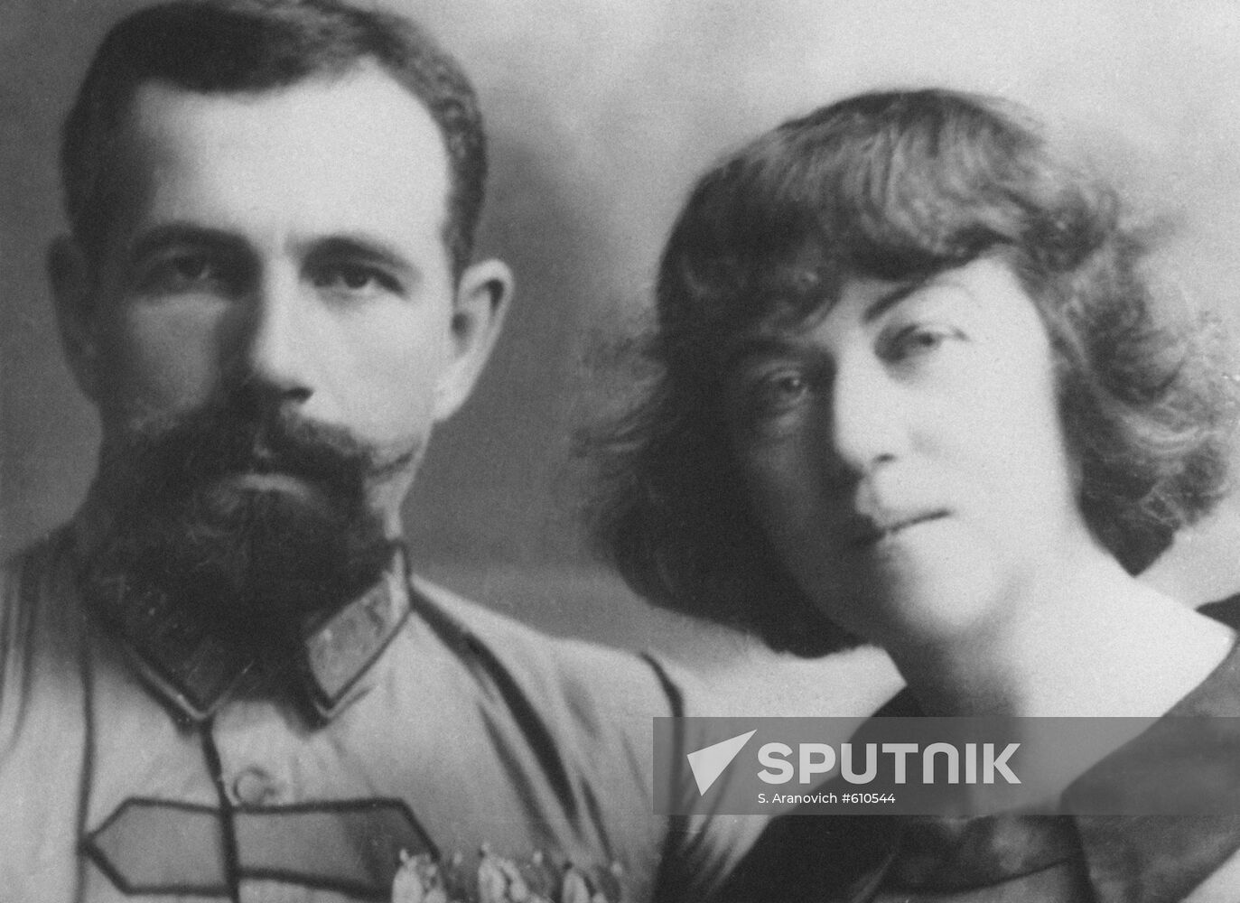 Pavel Dybenko and Alexandra Kollontai