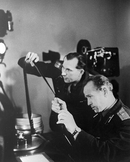Pilot-cosmonaut of the USSR A.A.Leonov and P.I.Belyayev