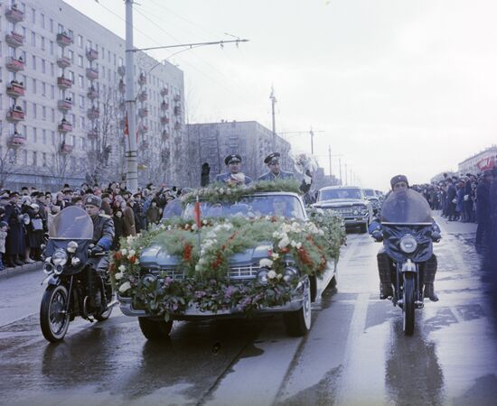 Welcome ceremony for Soviey pilot-cosmonauts