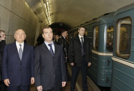 Dmitry Medvedev visits Lubyanka metro station