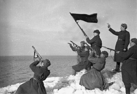 Soviet soldiers on Baltic Coast