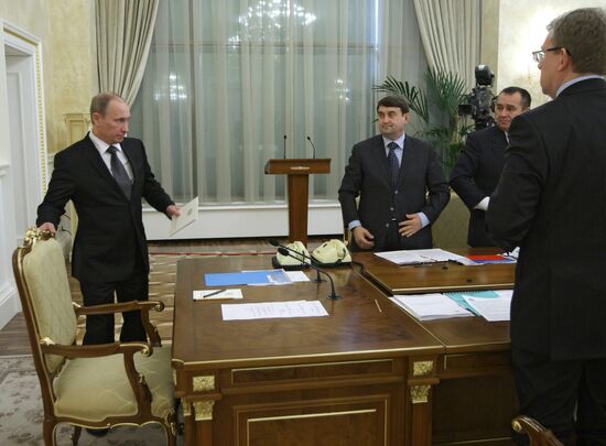 Vladimir Putin chairs meeting in Government House