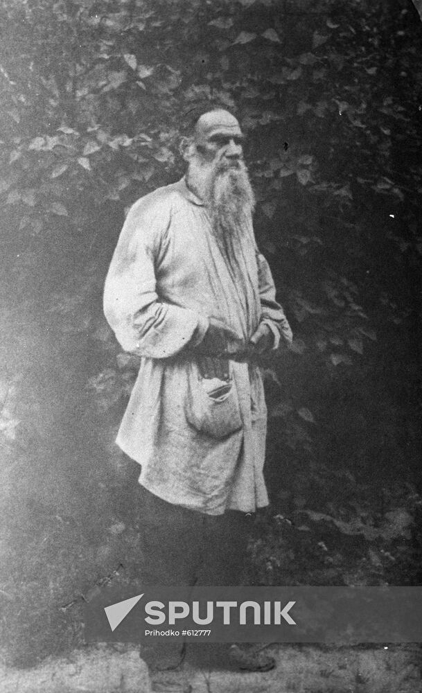 Leo Tolstoy in Yasnaya Polyana, 1910