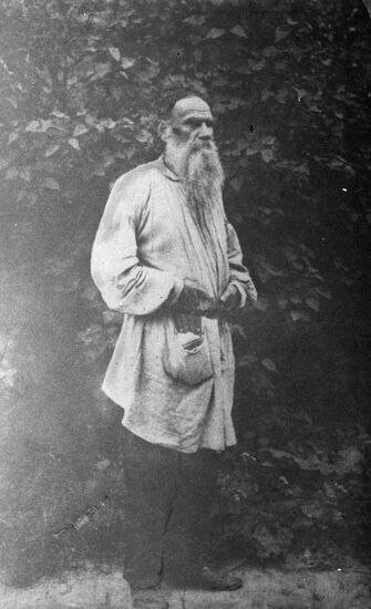 Leo Tolstoy in Yasnaya Polyana, 1910