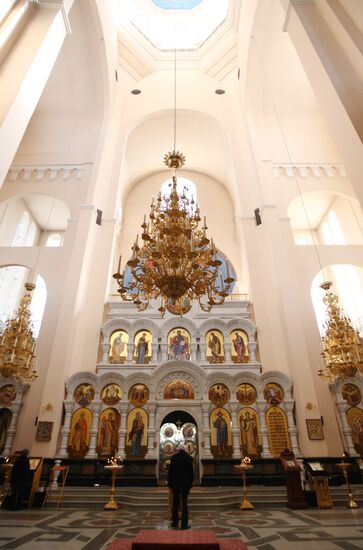 Church on Blood, Upper Side Altar