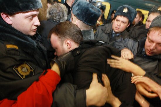 Man punches human rights activist Lyudmila Alekseyeva